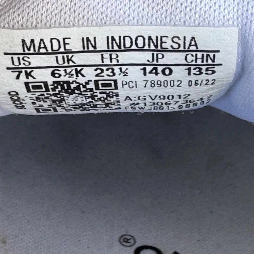 Size 7k - adidas Superstar Little Kid 'Rainbow‎ Decal'